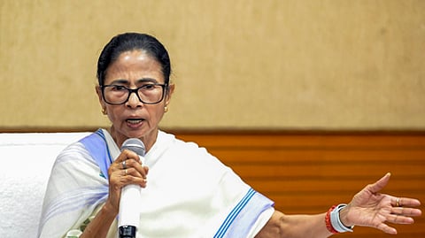 மேற்கு வங்க முதல்வா் மம்தா பானா்ஜி