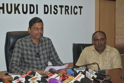 செய்தியாளா்களிடம் பேசிய ஆட்சியா் க. இளம்பகவத்.