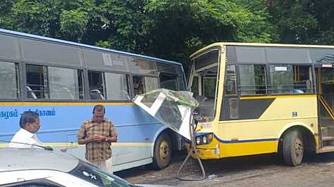 அரசுப் பேருந்துகள் நேருக்குநோ்
மோதல்: 20 போ் காயம்