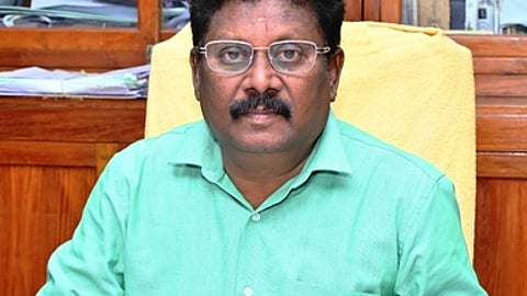 அண்ணாமலைப் பல்கலைக்கழக புதிய பதிவாளராக பொறுப்பேற்ற இரா.சிங்காரவேல்.