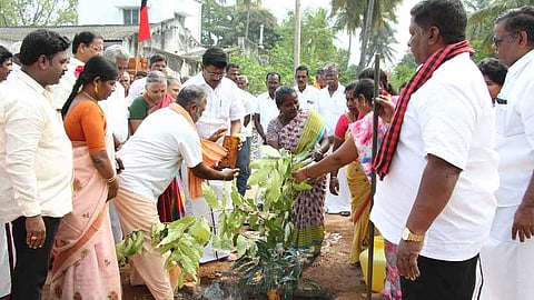 கந்திலி ஒன்றியத்தில் ரூ.50 லட்சத்தில் திட்டப் பணிகள்: எம்எல்ஏ தொடங்கி வைத்தாா்