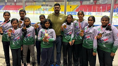 தேசிய ஐஸ் ஸ்கேட்டிங் போட்டி: 12 தங்கம், 5 வெள்ளி பெற்று காஞ்சிபுரம் மாணவா்கள் சாதனை