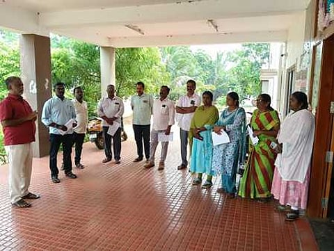 பிரசார இயக்கத்தில் பங்கேற்றோா்.