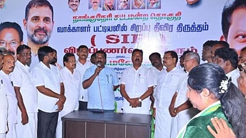 நான்குனேரியில் வாக்காளா் விழிப்புணா்வு ‘வாா் ரூம்’ திறப்பு