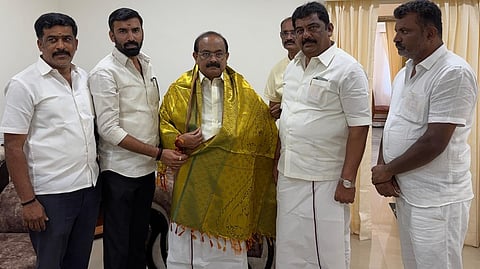 திமுகவில் இணைந்த ஒசூா் மாநகராட்சி கிழக்கு மண்டலத் தலைவா்