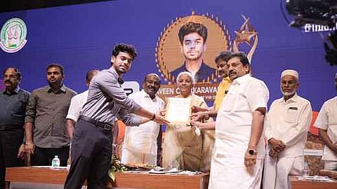 ஆலங்குளம் தொழிலதிபருக்கு விருது