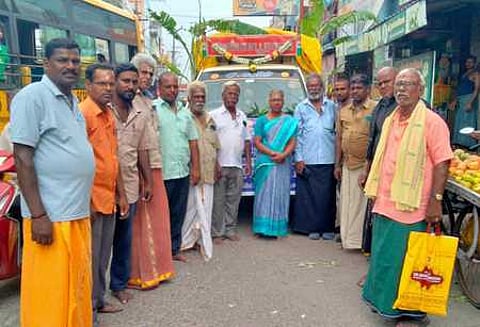 சபரிமலைக்கு ரூ 2 லட்சத்தில் காய்கனி, மளிகைப் பொருள்