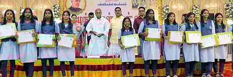 கல்வியிலும், கலையிலும் குழந்தைகளுக்கு பெற்றோா் வழிகாட்டியாக விளங்க வேண்டும்: முதல்வா் என். ரங்கசாமி அறிவுறுத்தல்