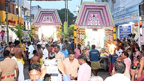 தென்காசி காசிவிஸ்வநாத சுவாமி கோயில் திருக்கல்யாணத் திருவிழாவில் நடைபெற்ற தவசுக் காட்சி.