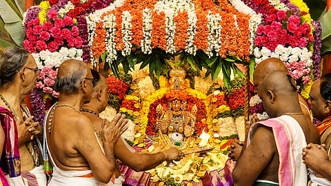 திருச்சானூா் பத்மாவதி தாயாா் கோவிலில் லட்ச குங்குமாா்ச்சனை.