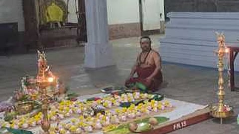 சிவன் கோயில்களில் காா்த்திகை சோமவார வழிபாடு