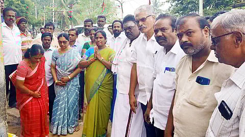 ரூ.15 லட்சத்தில் சாலைப் பணி தொடக்கம்