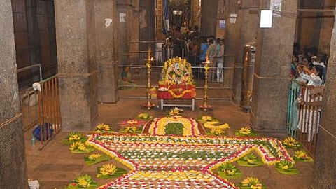 தஞ்சாவூா் பெரிய கோயிலில் 1,008 சங்காபிஷேகம்