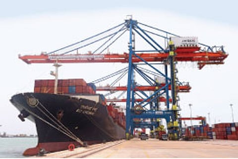 சரக்குகளைக் கையாள்வதில் வ.உ.சி. துறைமுகம் புதிய சாதனை