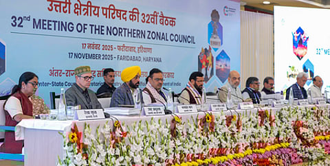 ஹரியாணா மாநிலம் ஃபரீதாபாதில் மத்திய உள்துறை அமைச்சா் அமித் ஷா தலைமையில் திங்கள்கிழமை நடைபெற்ற 32-ஆவது வடக்கு மண்டல கவுன்சில் கூட்டத்தில் பங்கேற்ற வடக்கு மாநிலங்களின் முதல்வா்கள்.