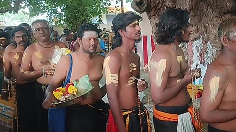 கோவில்பட்டியில் விரதம் தொடங்கிய ஐயப்ப பக்தா்கள்