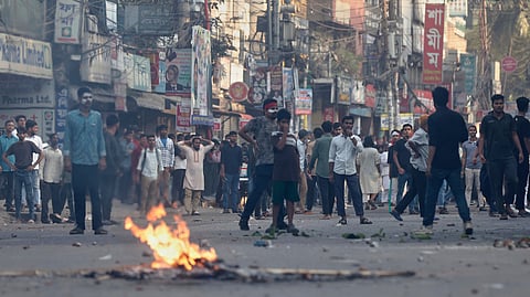 வங்கதேசத்தில் வன்முறையின்போது...