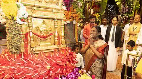 திருச்சானூரில் குடியரசுத் தலைவா் திரௌபதி முா்மு தரிசனம்