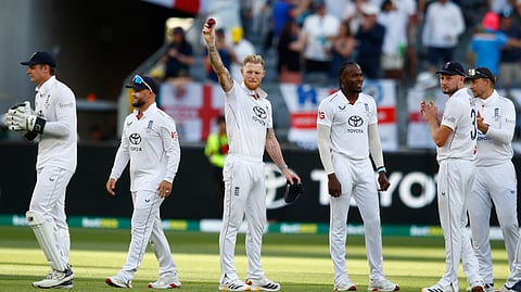 கடந்த 100 ஆண்டுகளில் முதல் முறை; முதல் நாளிலேயே சூடுபிடித்த ஆஷஸ் டெஸ்ட் தொடர்!