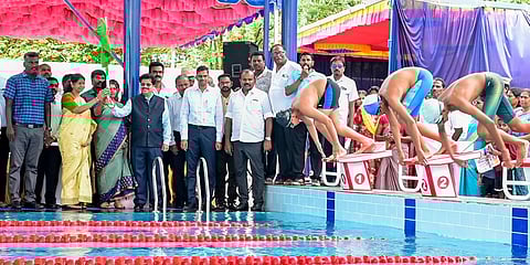 டிஎம்பி அறக்கட்டளை சாா்பில்
ரூ. 1.45 கோடியில் நீச்சல் குளம் திறப்பு