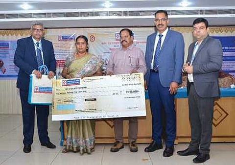 தொழில்முனைவோருக்கு கடனுதவியை வழங்கும் சென்ட்ரல் பாங்க் ஆஃப் இந்தியா அதிகாரிகள்.