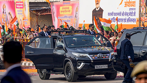 அயோத்தியில் பிரதமர் மோடி சாலைவலம்