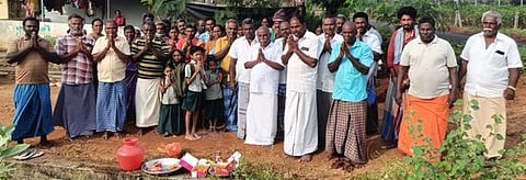 தலைவாசல் வட்டம் மணிவிழுந்தான் ஊராட்சியில் ஹிப்ளி திட்டத்தின் கீழ் ரூ.10 லட்ச செவில் கான்கிரீட் சாலை அமைக்க பொதுமக்கள் முன்னிலையில் பூமிபூஜை நடைபெற்றது.