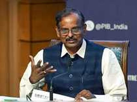 இஸ்ரோ தலைவா் வி. நாராயணன்.