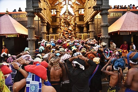 சபரிமலை மண்டல பூஜை வருவாய் ரூ. 332 கோடியைக் கடந்தது! கடந்த ஆண்டைவிட அதிகம்!