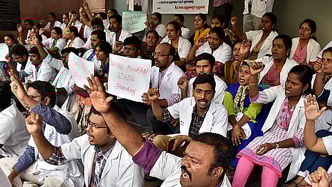 ‘மருத்துவர் பணியிடங்கள் இல்லை: பல்நோக்கு மருத்துவமனைகளை திறப்பதில் சிக்கல்’!