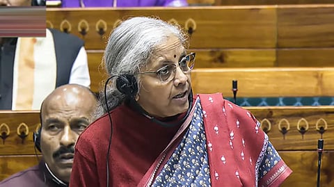 மக்களவையில் பேசிய மத்திய நிதியமைச்சா் நிா்மலா சீதாராமன்