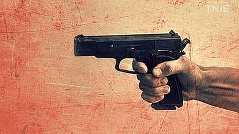 வேறொருவருடன் திருமணம்: காதலியை துப்பாக்கியால் சுட்ட காதலன்