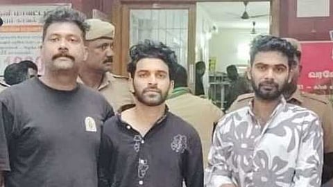 கைது செய்யப்பட்ட முகமது சிஜாஸ், ஆசாத், ரியாஷ்