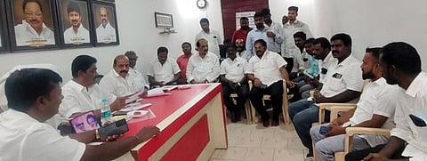 ஆலோசனைக் கூட்டத்தில் பங்கேற்ற எம்எல்ஏக்கள் க. தேவராஜி மற்றும் அ.செ. வில்வநாதன்.