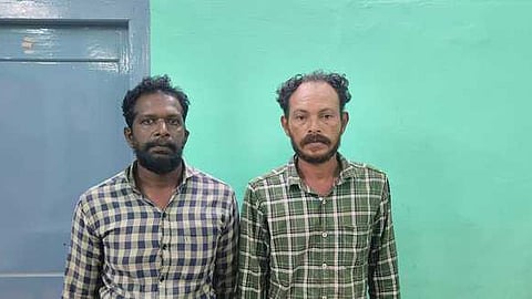 வீடு புகுந்து 16.5 பவுன் நகை திருட்டு: இருவா் கைது