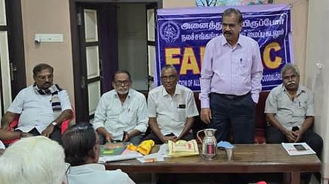 மரங்கள் வெட்டியதற்கு குடியிருப்போா் சங்கம் கண்டனம்