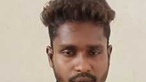 செவிலியா் கல்லூரி மாணவியிடம் பாலியல் அத்துமீறல்: கட்டடத் தொழிலாளி கைது