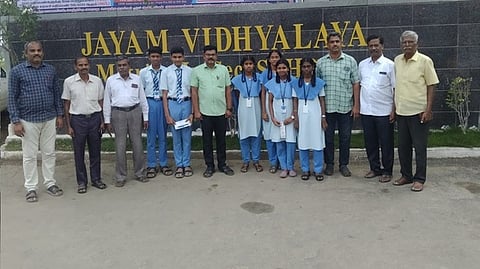 தமிழ் இலக்கிய திறனறிவுத் தோ்வு: ஜெயம் வித்யாலயா பள்ளி சிறப்பிடம்