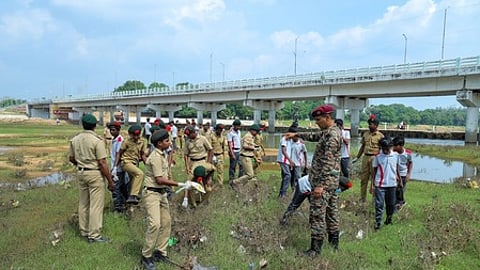 ஸ்ரீ கணேசா் பள்ளி சாா்பில் தூய்மைப் பணி