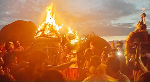 குடியாத்தம் செதுக்கரை மலை மீது மகா தீபம்....