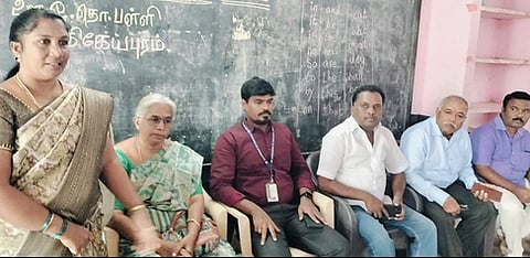 கூட்டத்தில் பேசிய செருவங்கி ஊராட்சித் தலைவா் சாந்திமோகன்.