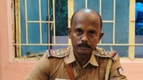 திருநீலக்குடி காவல் நிலையத்தில்
புதிய ஆய்வாளா் பொறுப்பேற்பு