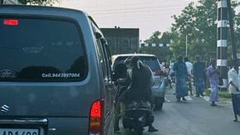 கிள்ளையில் ரயில்வே மேம்பாலம் அமைக்கக் கோரிக்கை