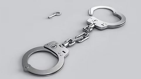 கிழக்கு தில்லியில் கத்திக் குத்து: 2 சிறுவா்கள் கைது