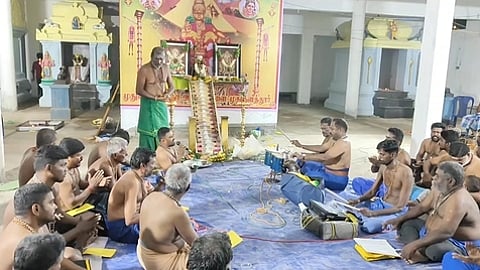 முதுகுளத்தூா் ஐயப்பன் கோயிலில் 18 படி பூஜை