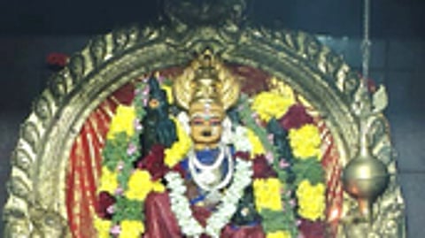 சிறப்பு அலங்காரத்தில் அருள்பாலிக்கும் ஸ்ரீகரியகாளியம்மன்.