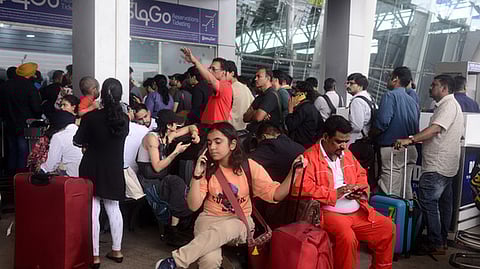 இண்டிகோ விமான சேவை குளறுபடிக்கு எதிரான மனு: உச்சநீதிமன்றம் விசாரிக்க மறுப்பு