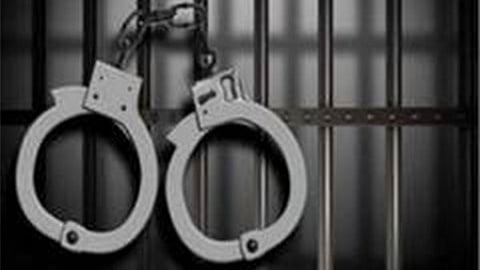 கல்லூரி மாணவி கடத்தல் வழக்கு: இளைஞா் கைது