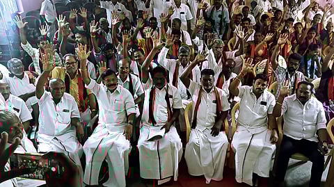 மகுடஞ்சாவடியில் திமுகவில் இணைந்த பாஜகவினா்.