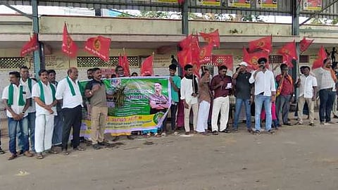 மழைப் பாதிப்புக்கு நிவாரணம் கோரி நாதக ஆா்பாட்டம்